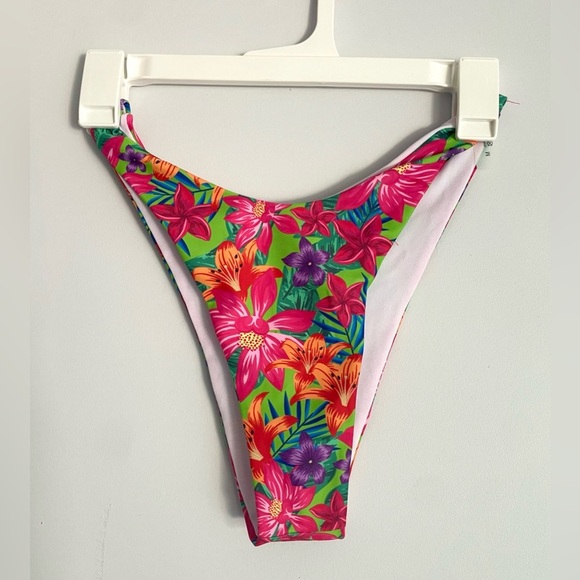 Tropical Floral Print Bikini - Picture 8 of 10